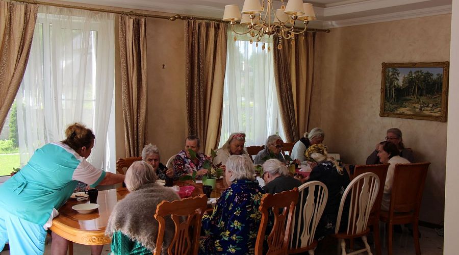 Пансионат для пожилых "Осень жизни" Дубрава
